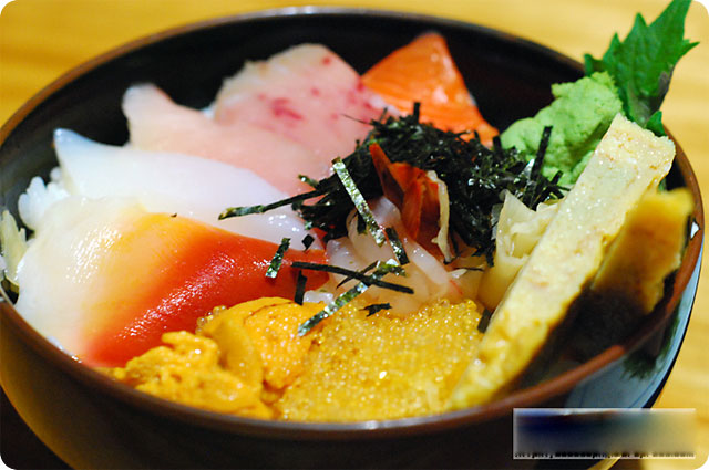 món Chirashi-don